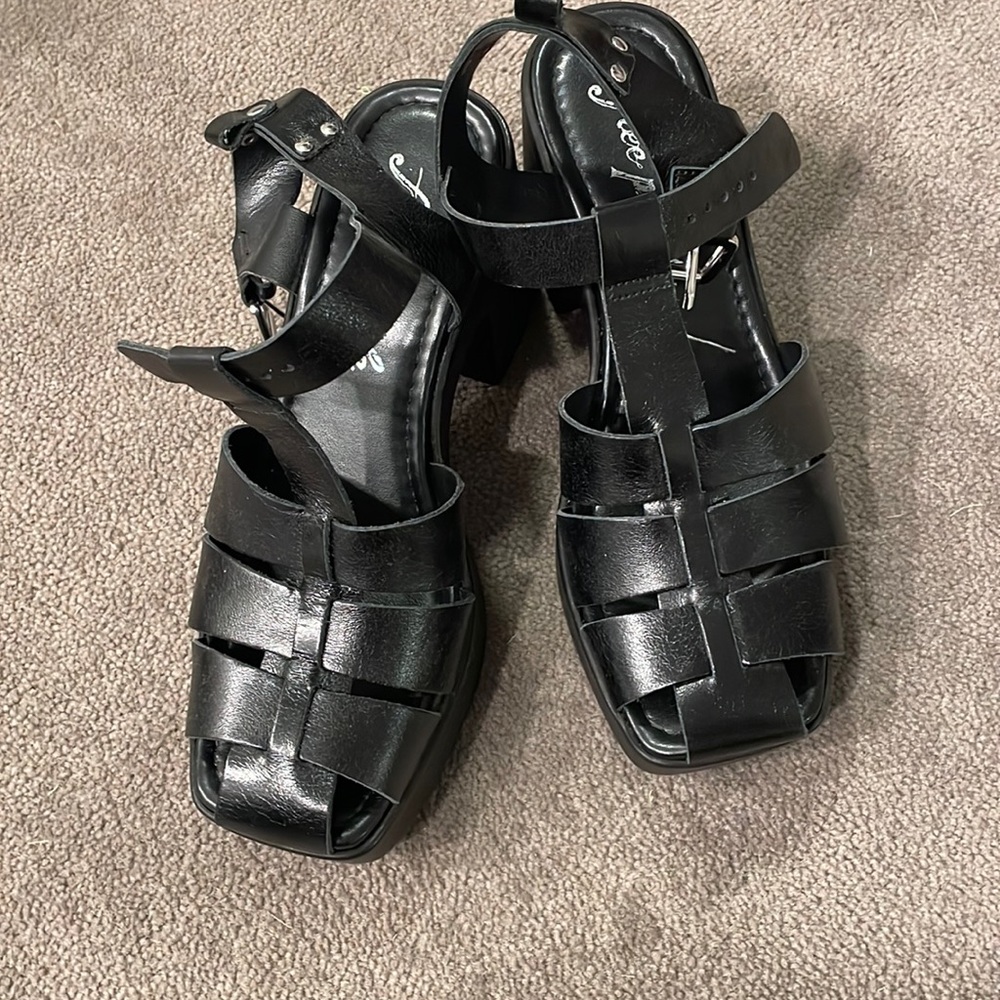 Free People fisherman sandals